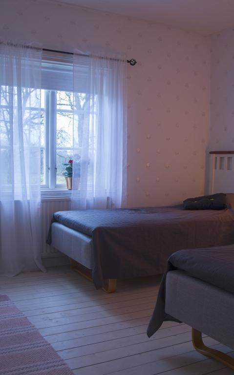 Hallebergs Bed&Breakfast Skara Værelse billede