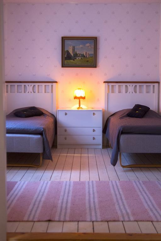 Hallebergs Bed&Breakfast Skara Værelse billede