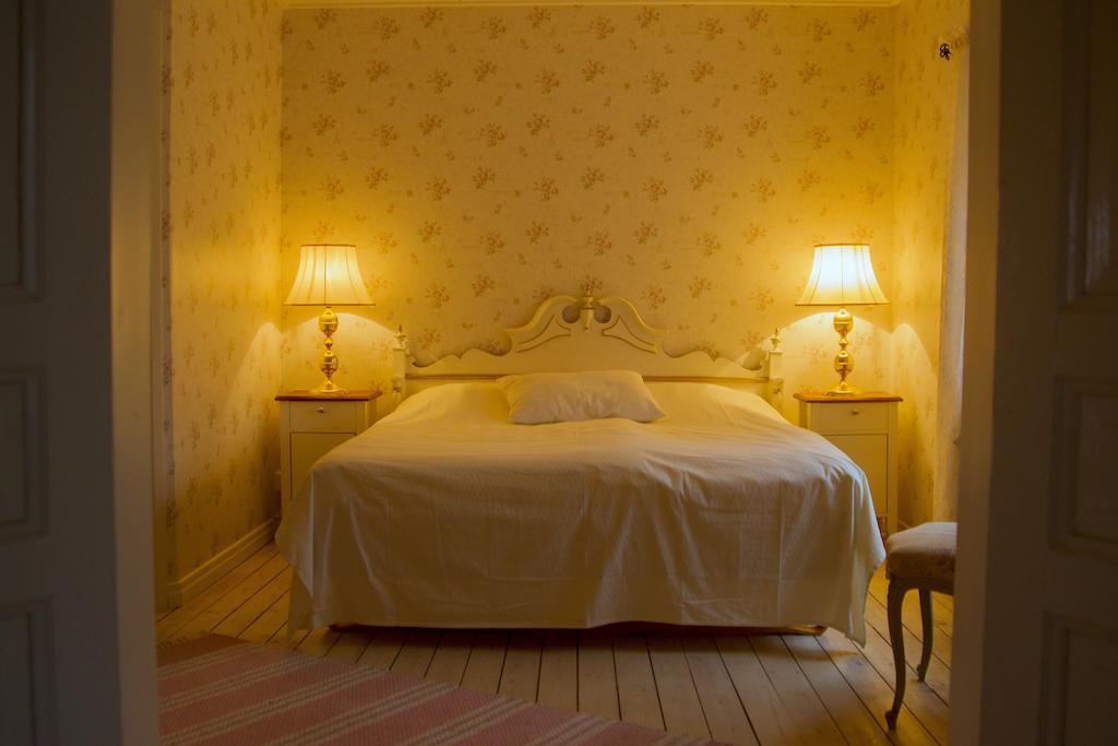 Hallebergs Bed&Breakfast Skara Værelse billede